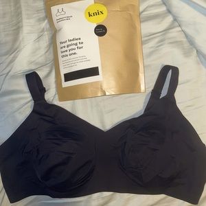 Knix Padded V-Neck Evolution Bra (black, size 8 in Knix sizing guide in photo)